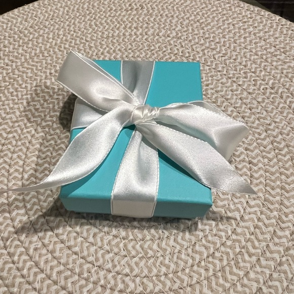 Tiffany Ring Box and Gift Bag - Picture 3 of 4